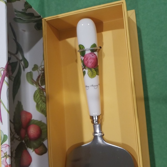 Beautiful New In Box Portmeirion Cake Slicer/Server in Pomona Pattern - Picture 3 of 6